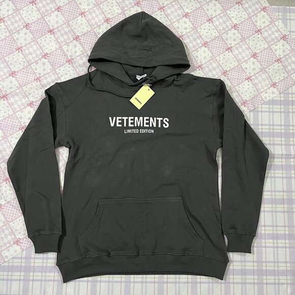 Vetements Limited Edition Letter Print Hooded Sweatshirt